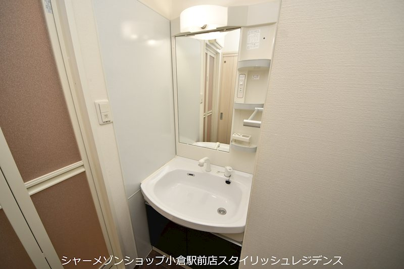 ウィングス重住の洗面所