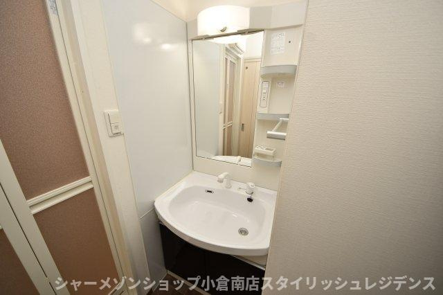 ウィングス重住の洗面所