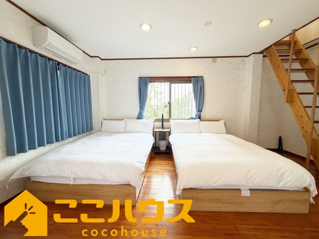 恩納村谷茶　中古一戸建ての洋室|光を取り込みやすいお部屋です♪