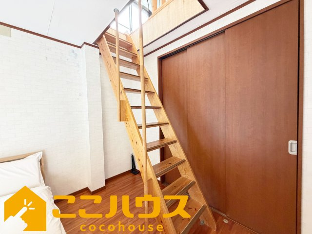 恩納村谷茶　中古一戸建てのその他|屋根裏へ上がれる階段です(^^)♪