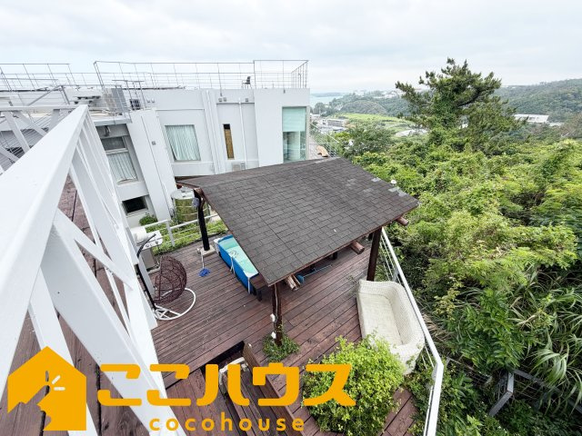 恩納村谷茶　中古一戸建ての展望|1階のテラスが覗けます(^^)
