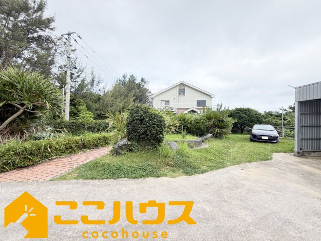恩納村谷茶　中古一戸建ての庭|多彩に使えるお庭♪