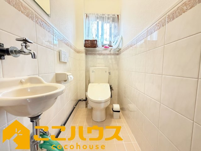 恩納村谷茶　中古一戸建てのトイレ|高機能トイレ