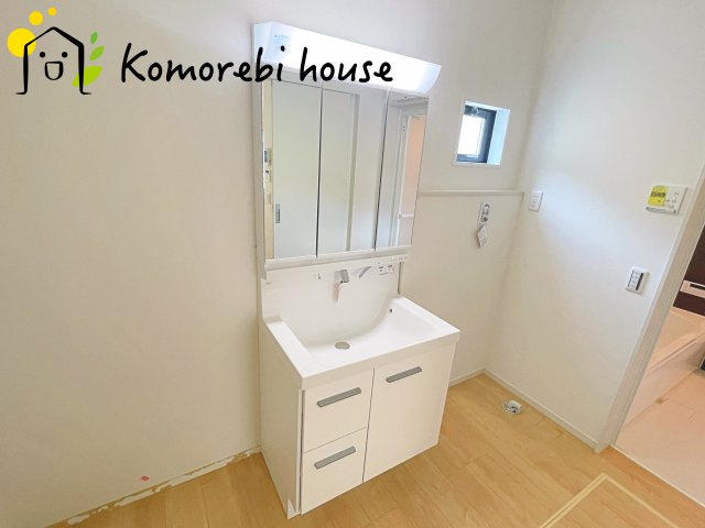 上尾市壱丁目北　1期　新築一戸建て　KEIAI　GRACE　01の独立洗面台|独立洗面台あり、毎朝おしゃれに忙しい女性の方におすすめです
