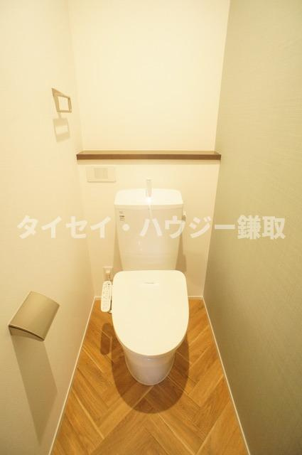 ファミエ寒川のトイレ|2F
