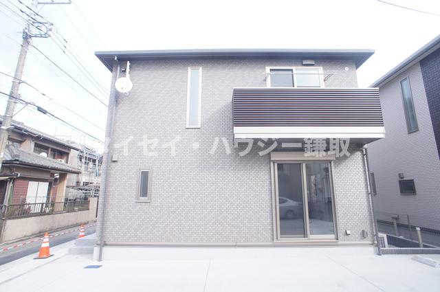ファミエ寒川の外観