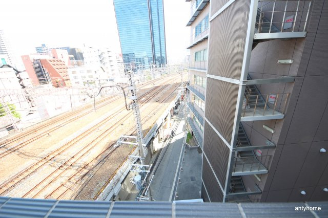 セイワパレス梅田茶屋町　仲介手数料無料のバルコニー