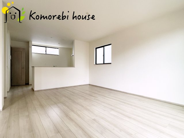 さいたま市北区大成町　新築一戸建て　ハートフルタウン　Aの居間・リビング|使いやすいリビングです