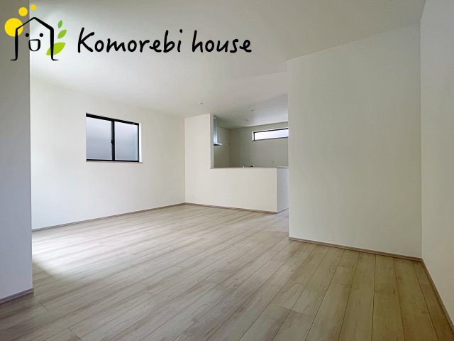 さいたま市北区大成町　新築一戸建て　ハートフルタウン　Bの居間・リビング|26.8.10　撮影済み