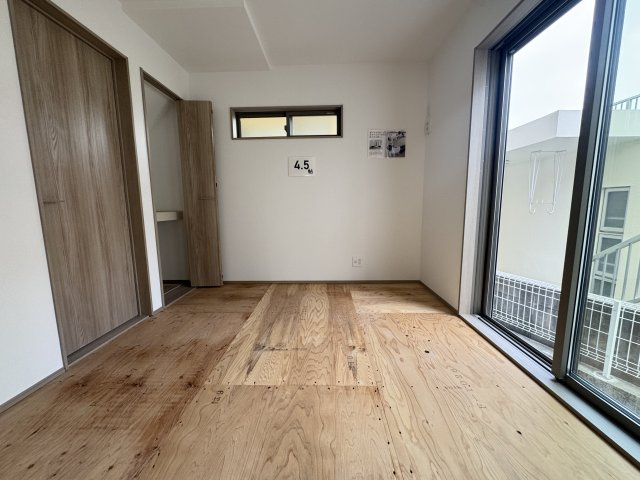 那覇市仲井真（全8棟）3号棟の和室|3号棟　和洋室4.5帖＋収納付き♪