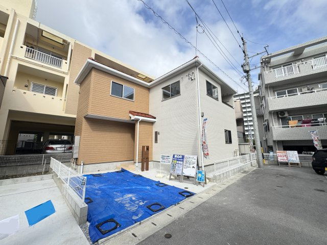 那覇市仲井真（全8棟）3号棟の外観|3号棟　並列駐車2台完備♪EV車充電設備付き♪