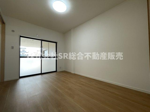 昭和町中古戸建の洋室|個人の部屋や寝室として使える洋室です