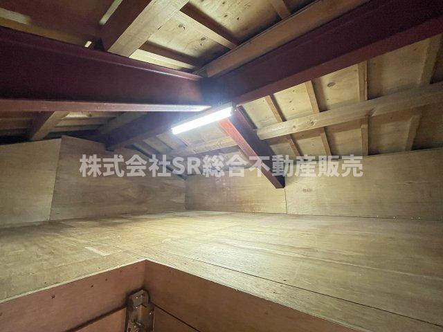 昭和町中古戸建の収納|容量たっぷりの屋根裏収納有♪