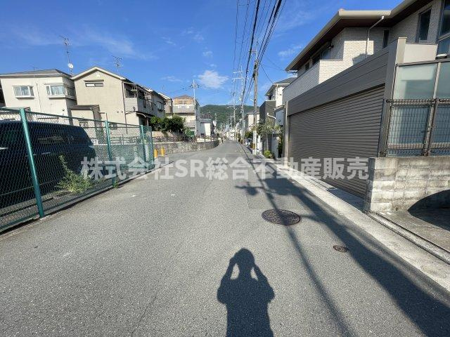 昭和町中古戸建の前面道路含む現地写真|前面道路含む現地写真です