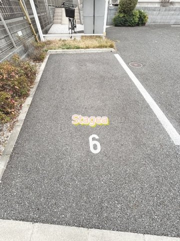 エテルナの駐車場