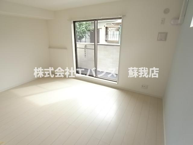 【居間・リビング】 | ミリアビタ大森台 | 使いやすいフローリングの居間です