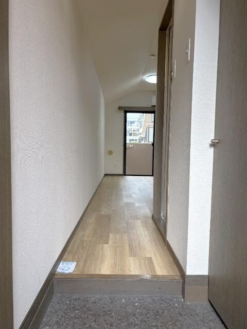 Ｔ’ｓ　ｇａｒｄｅｎ都立大学Ⅱの玄関