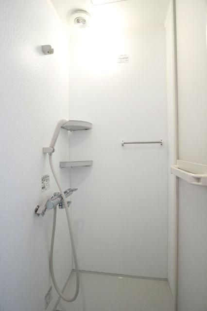 クレセール田端の浴室