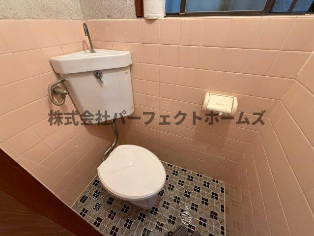 長尾家具3丁目戸建　賃貸のトイレ|落ち着いた色調のトイレです