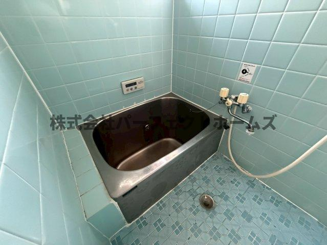 長尾家具3丁目戸建　賃貸の浴室|日々の疲れを癒すお風呂付です