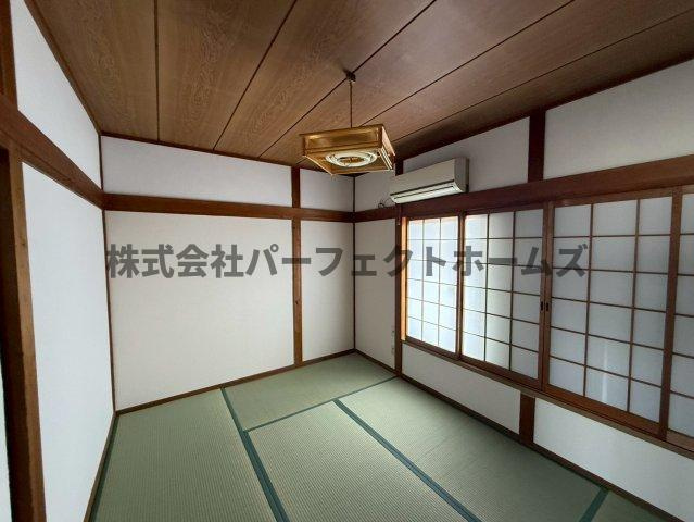 長尾家具3丁目戸建　賃貸の和室|明るい和室です