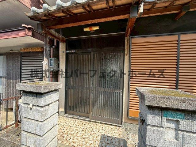 長尾家具3丁目戸建　賃貸のエントランス|落ち着いたエントランスです
