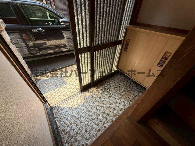 長尾家具3丁目戸建　賃貸の玄関|シンプルで使いやすい玄関です