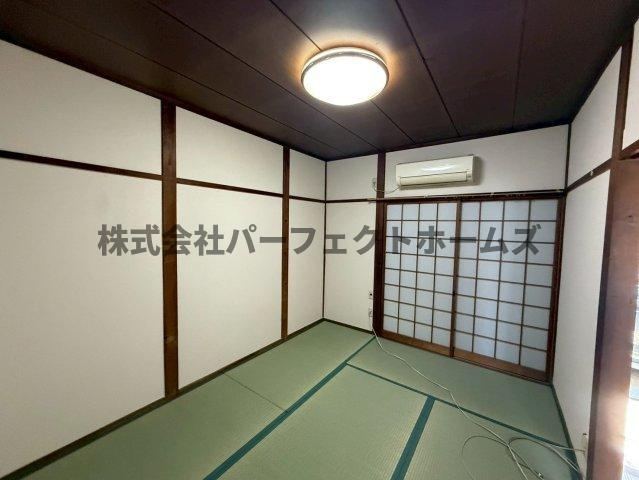 長尾家具3丁目戸建　賃貸の和室|畳の上でゆっくりとくつろげる和室です