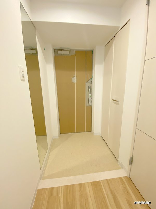 ラ フェリーチェ難波　仲介手数料無料の玄関