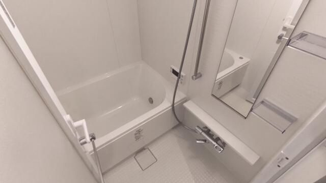 クレヴィアリグゼ西巣鴨の浴室