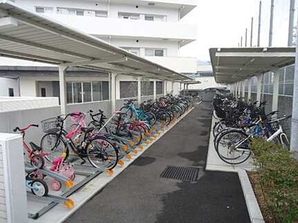 ヴェルディ坂ベイテラス・ウエストの駐輪場