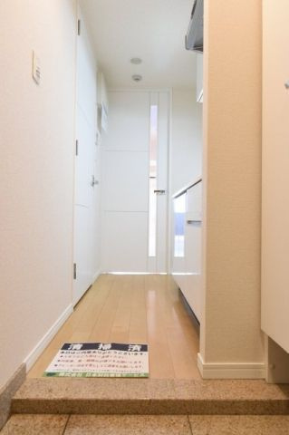 ステージファースト東新宿の玄関