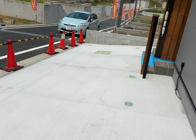 【設備】 | 敷地内には、散水栓や立水栓があります。水道水を直接利用できるため、水を運ぶ手間を省くことが出来ます。大量の水を必要とする洗車作業や清掃などに役立ちます。その他設備とあわせて、現地でご確認ください。