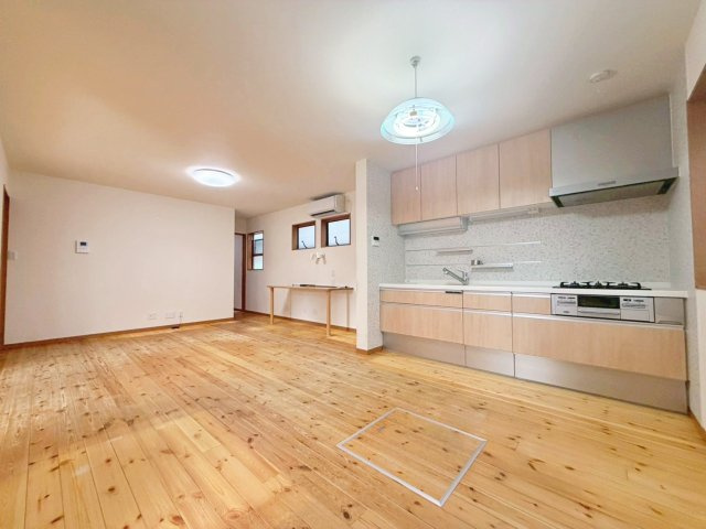 中古戸建　千代川町高野林西田の居間・リビング