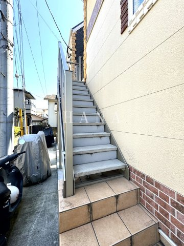 ユナイト和田町カロリングのエントランス