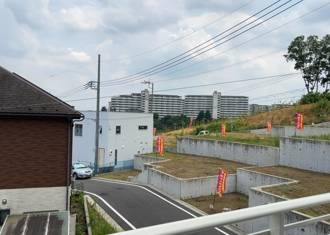 【展望】 | 眺望を気にして物件を探す場合、前面に建物が建っていないか現地で確認しましょう！前面に建物があると景色はもちろん、日当たりや風通しにも影響が出てきます。住んだ時のことを想像しながら現地見学をしましょう。