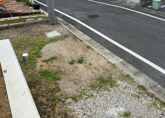 【駐車場】 | 駐車場と明記されていても、最小スペースでつくられた駐車場だと大型車は駐車できなかったり、出入りしにくくなったりする可能性があります。お車のサイズと購入したい物件の駐車場のサイズを現地で確認しましょう。