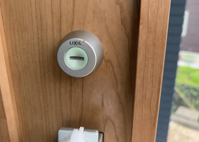 【防犯設備】 | 当然のことではありますが、オートロックやセンサーライト、ホームセキュリティーなどの防犯設備があれば、小さいお子様がいるご家庭も安心ですよね！まず物件購入の際は、防犯設備もチェックするようにしましょう。