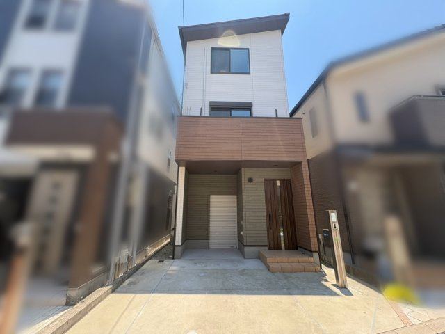 中古戸建　尼崎市浜3丁目の外観|JR尼崎駅から徒歩13分！2020年築の築浅＆2026年3月リフォーム済で室内・外観ともに綺麗です♪