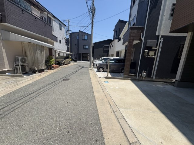 中古戸建　尼崎市浜3丁目の前面道路含む現地写真