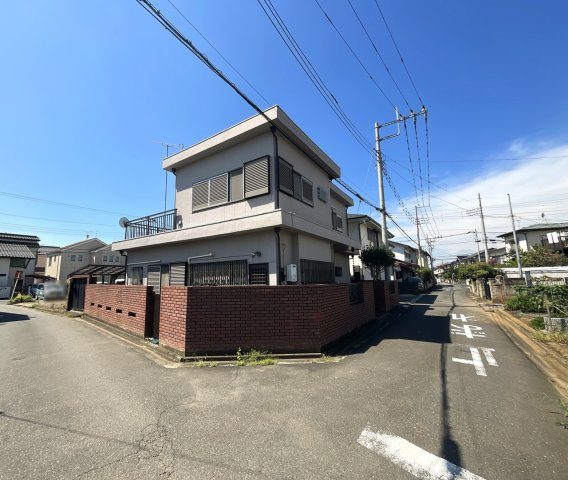 売土地の前面道路含む現地写真