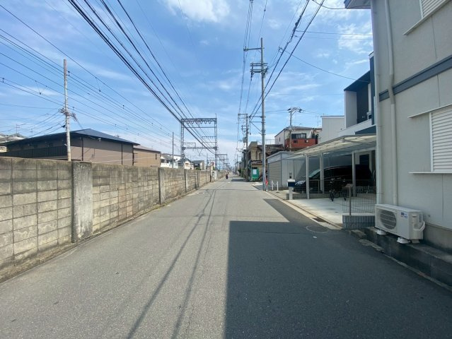 源氏ケ丘　中古戸建の前面道路含む現地写真