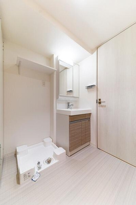 【独立洗面台】 | ＣＯＣＯＣＵＢＥ日暮里 | 別部屋の写真です。 