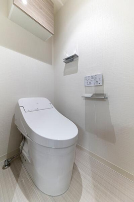 【トイレ】 | ＣＯＣＯＣＵＢＥ日暮里 | 別部屋の写真です。 