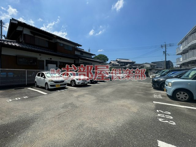 ハイツ櫛原プラスワンの駐車場|カースペースがあります