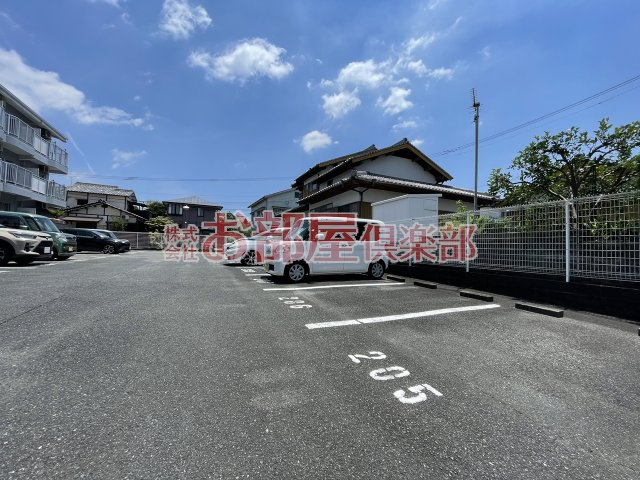 ハイツ櫛原プラスワンの駐車場|駐車場です
