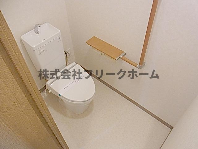 小金井市梶野町２丁目の賃貸マンションのトイレ