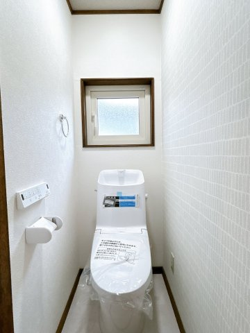 北見市東陵町１３２番地２８　平家建中古売家のトイレ|【リフォーム済】トイレは新品に交換いたしました。直接肌に触れる部分が新品に交換されているのは安心ポイントです。