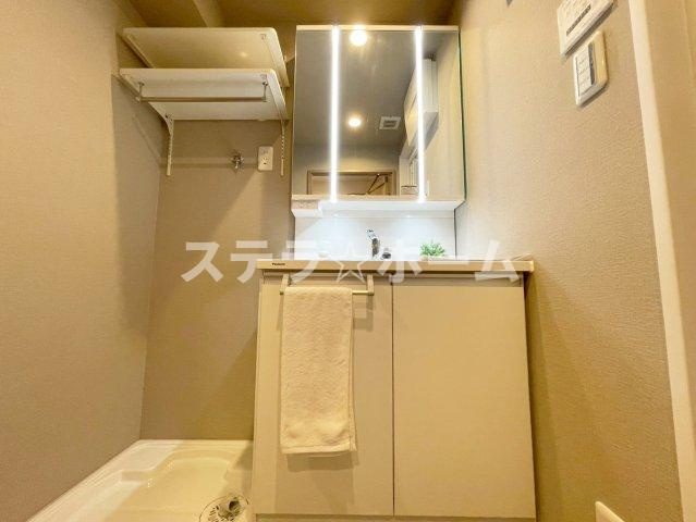 千里関大前コーポラスC棟の洗面所|スペースが確保できる洗面所です