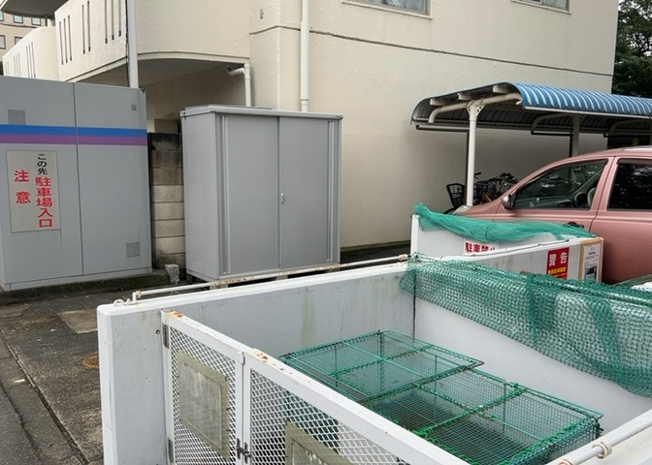 【庭】 | エトワール明神町 | 物件によっては、入居者が個人的に使用できる専用庭がついているものもあります。また、住宅の中にある土間の部分を庭と呼ぶこともあります。庭の用途は住む人によって変わり、それによってデザインもさまざまです。